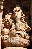 The great Chola temples of Tamil Nadu - The Brihadisvara temple of Gangaikondacholapuram. The Kailasa North (Amman) temple. 